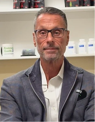 Dr. Scott Flashner speaking during patient education